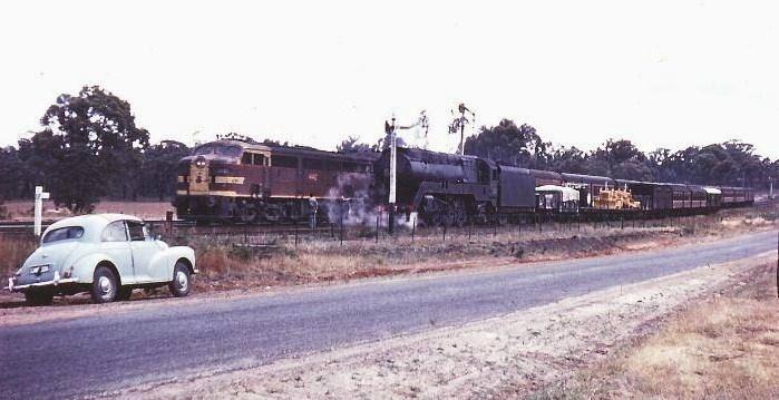 4442 with a long passenger train
passing 3803 with its mixed mail train at Bundanoon
